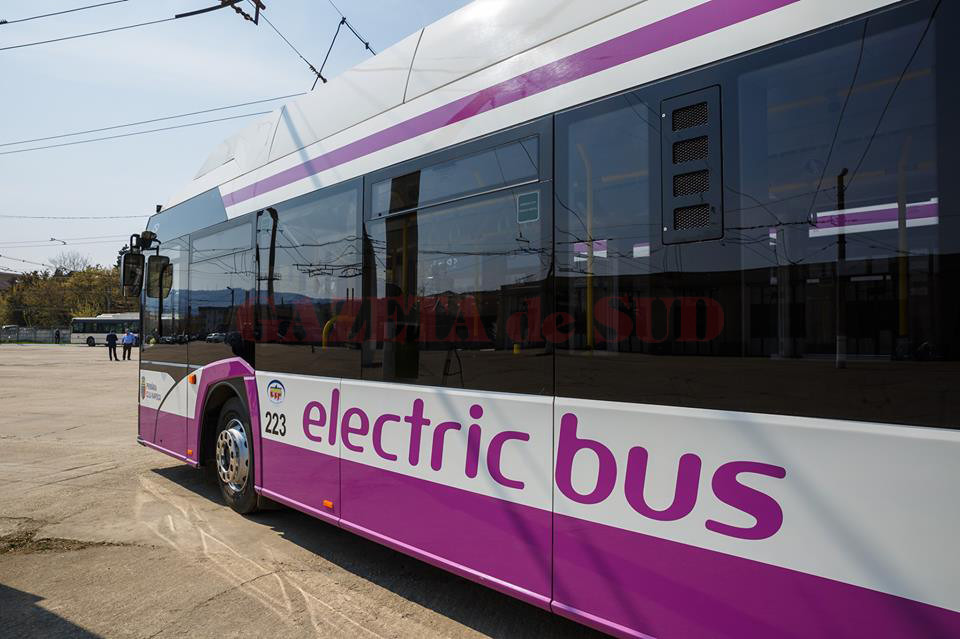 Autobuz electric