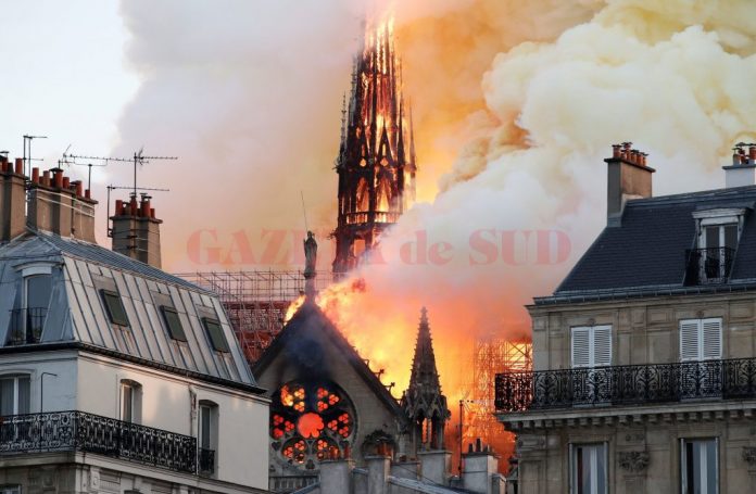 notredamefire-RTX6RSC7