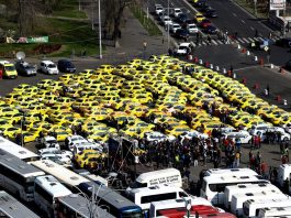 Protest al transportatorilor, marţi, în Bucureşti. 800 de maşini, anunţate în Piaţa Constituţiei