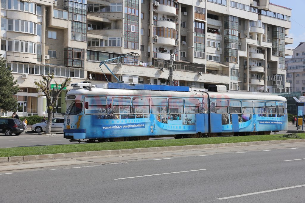 Craiovenii vor circula încă mult timp cu tramvaiele actuale, vechi de peste 35 de ani şi depăşite fizic şi moral 