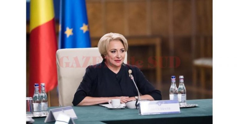 (VIDEO) Dăncilă, întâmpinată cu huiduieli și la Râșnov / Mitropolitul Ardealului a sfințit începerea lucrărilor la un tronson de autostradă: „Degrabă și fără împiedicare să ajungă la săvârșire”