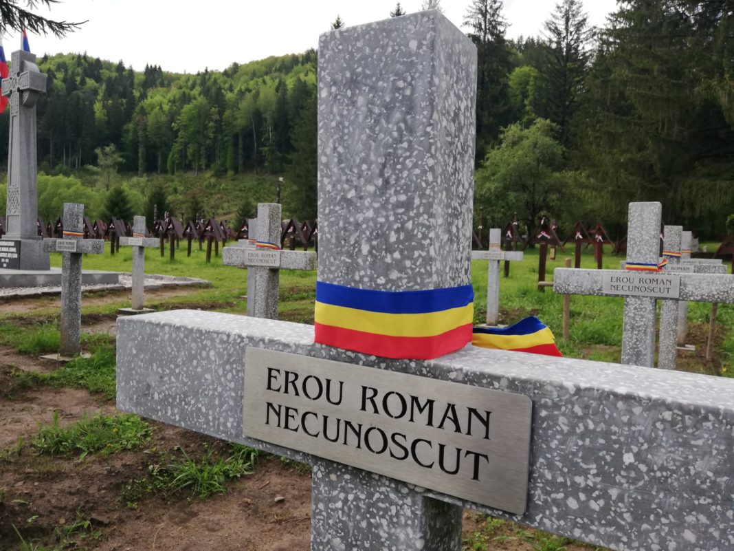 Tensiuni la cimitirul eroilor din Valea Uzului