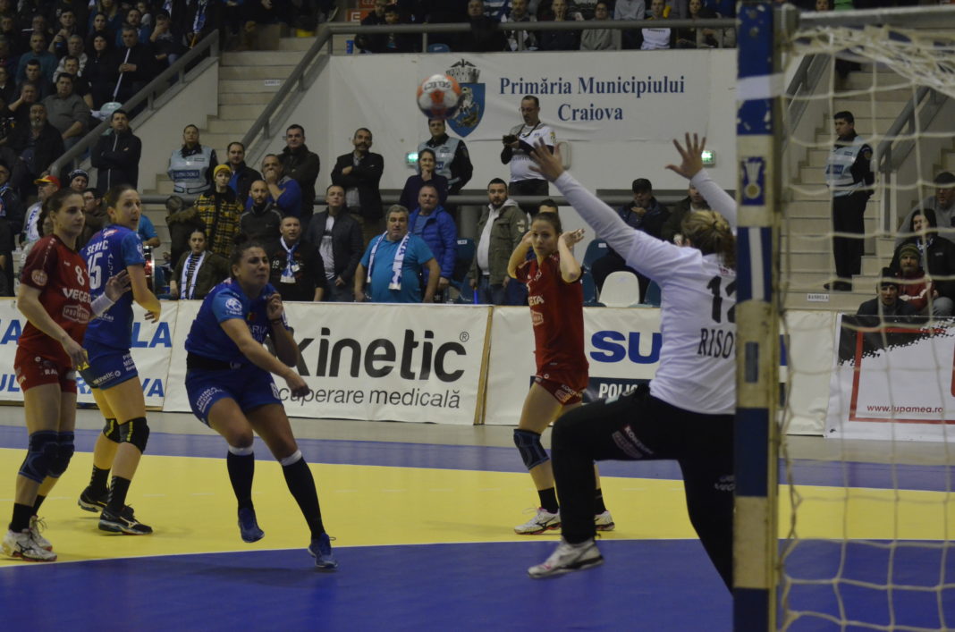 Handbalistele Craiovei vor avea o vară „fierbinte“ (Foto: Alex Vîrtosu)