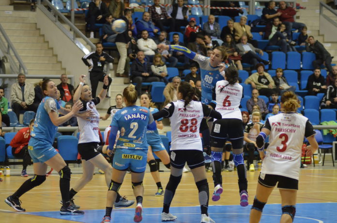_DSC0055 Cristina Zamfir şi colegele sale vor debuta contra Gloriei Bistriţa în Liga Florilor (Foto: Alex Vîrtosu)