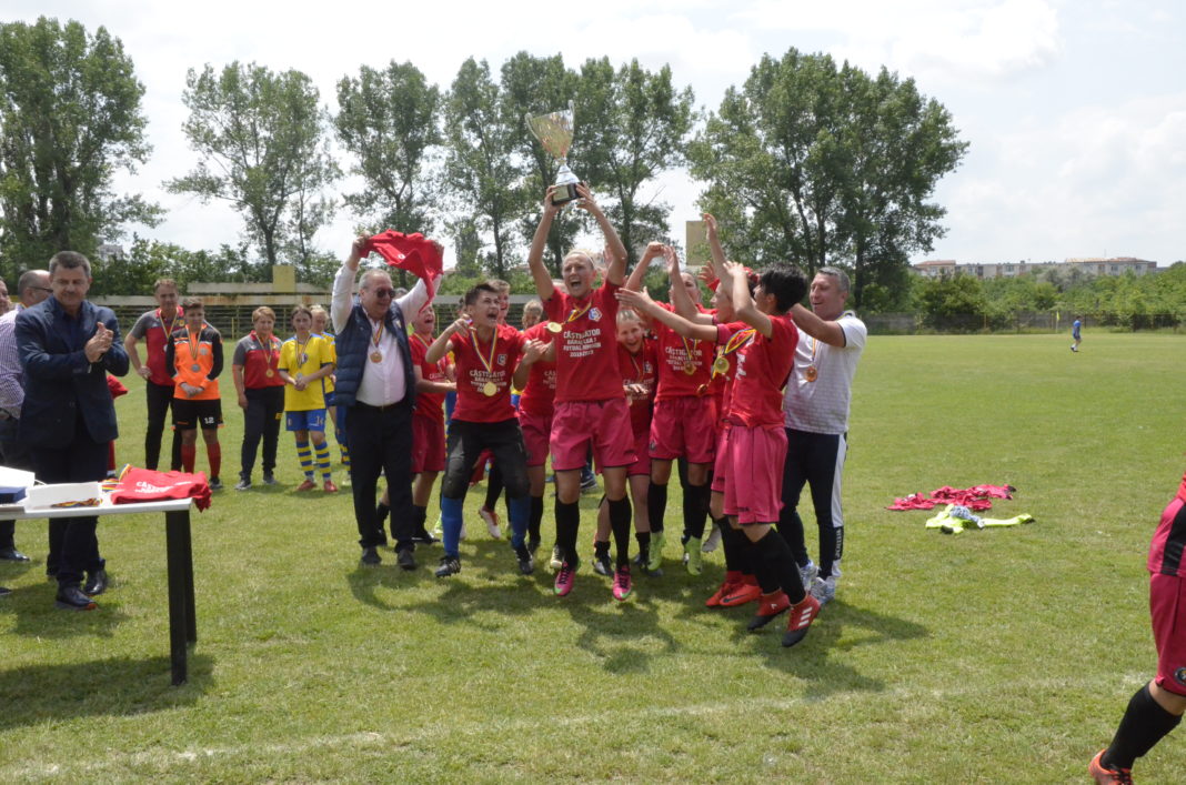 Fotbalistele de la Luceafărul Filiaşi au reuşit să promoveze în Liga I (Foto: Alex Vîrtosu)