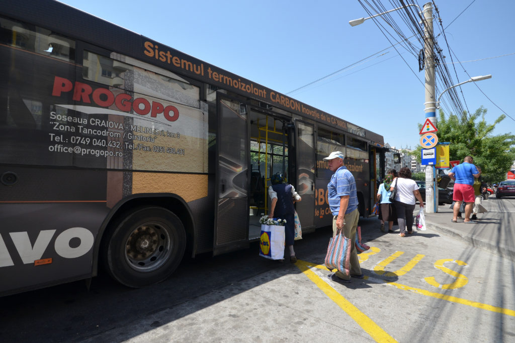 Va mai trece ceva timp până când craiovenii vor beneficia de un transport public în comun modern