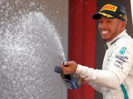 Lewis Hamilton a profitat de penalitatea primită de Vettel