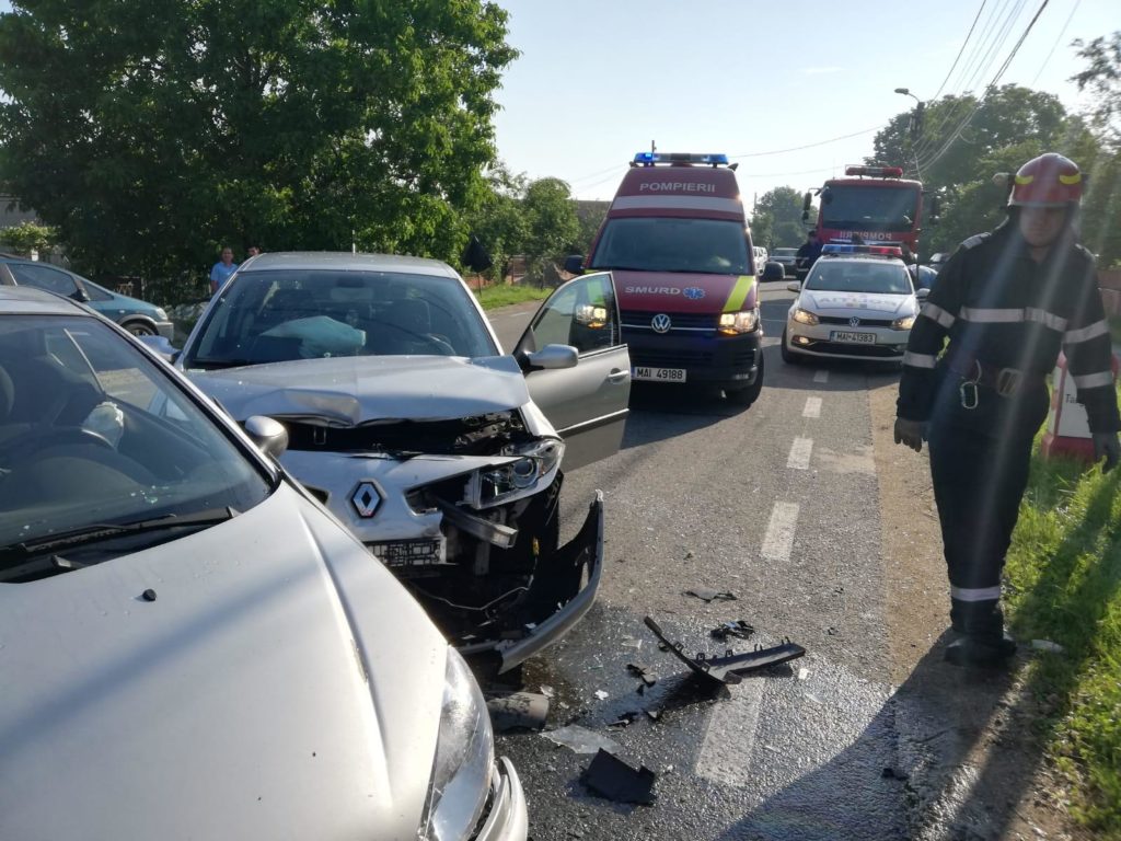 O tânără rănită într-un accident rutier