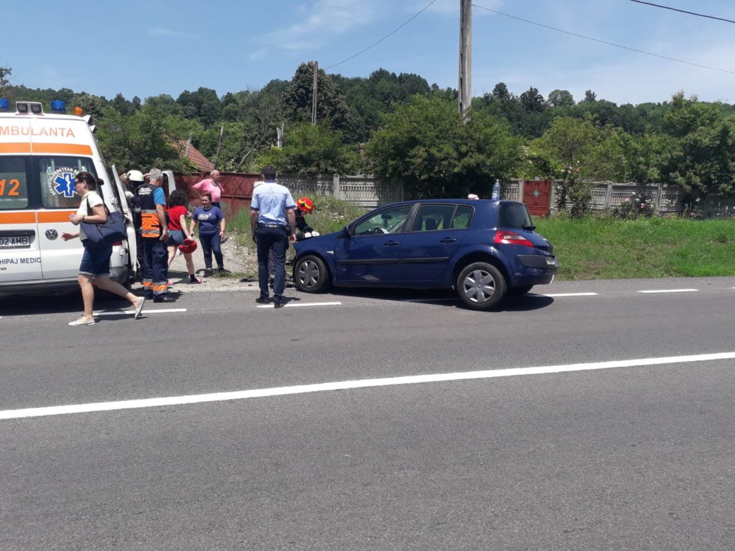 Doi minori, răniţi într-un accident la Tâmna