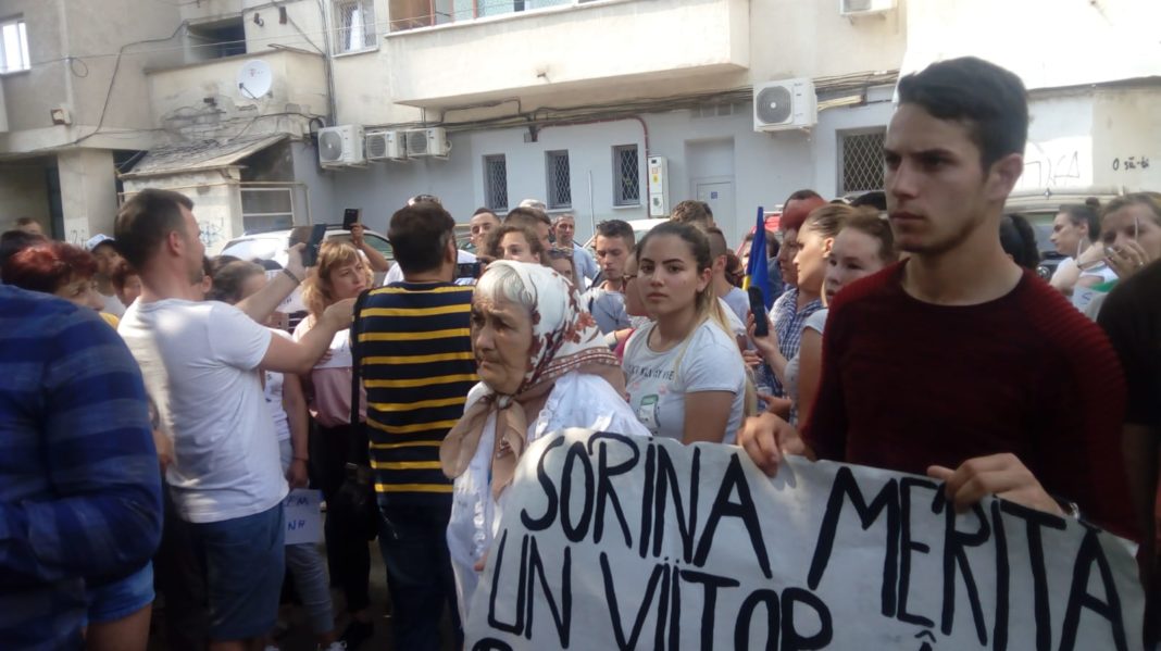 Miting pentru anularea adopției Sorinei, la Craiova