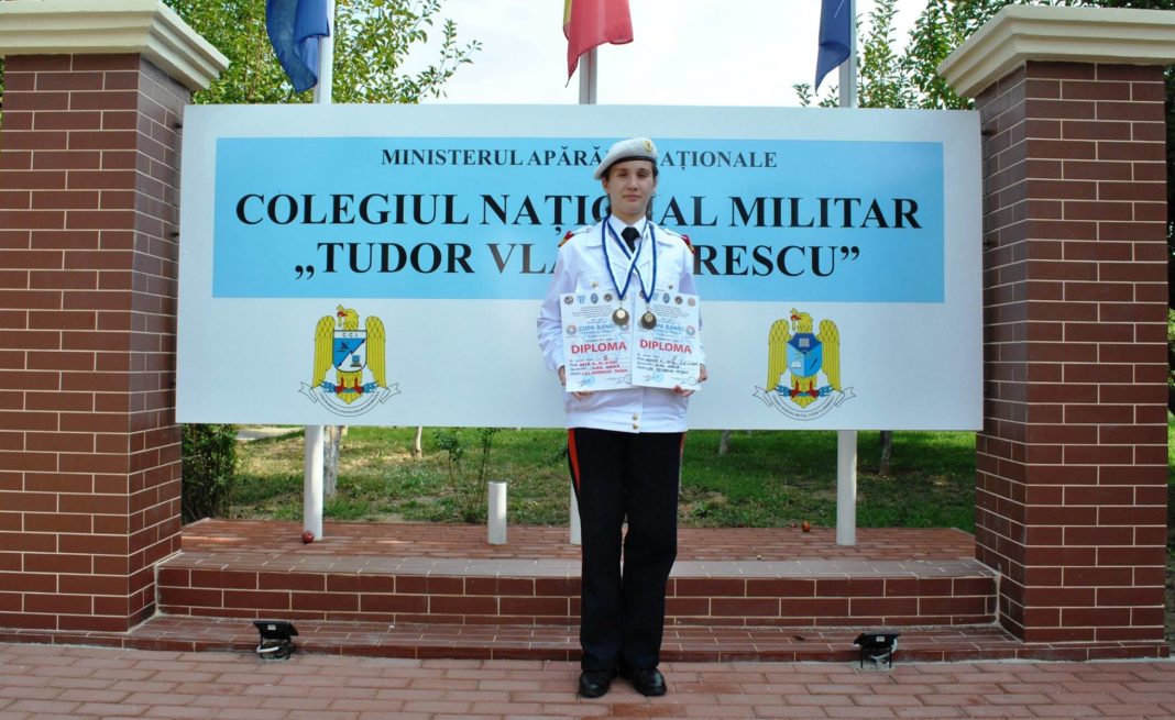 Ioana Cezara Vlad, elevă a Colegiului Militar „Tudor Vladimirescu“ din Craiova, a fost admisă la Academia Militară a Forțelor Navale din Annapolis, Statele Unite ale Americii