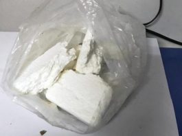 Ancetatorii spun că cei patru suspecţi, care încercau să vândă un kg de cocaină, au fost ridicaţi dintr-un hotel din Craiova