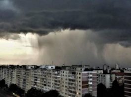 Cod roșu de ploi și vijelii într-un județ din România