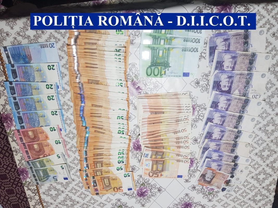 Percheziţii la persoane bănuite de trafic de minori şi proxenetism