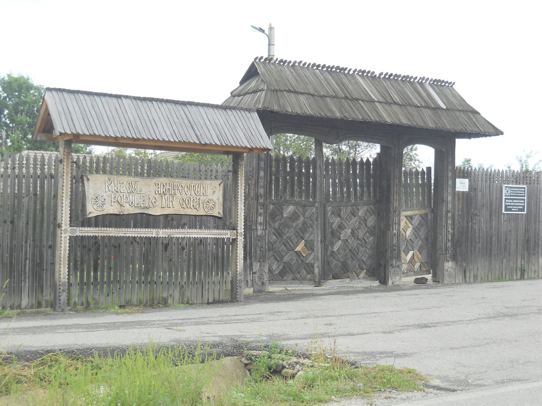 Sezonul România - Franța 2019 debutează la Muzeul Arhitecturii Populare Curtişoara