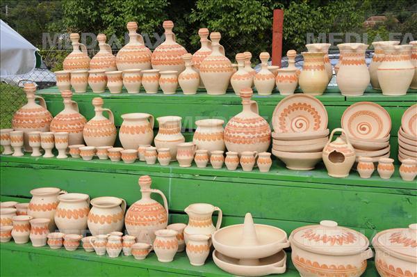 Festival de Ceramică Oltenească şi Tradiţii Populare „Oale și Sarmale” în Șișești-Mehedinţi