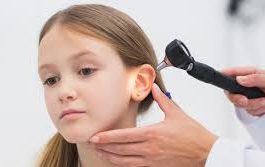 Inflamaţie a urechii, otita este o afecţiune extrem de frecventă în rândul copiilor. (Sursa foto: Mamaplus.MD)