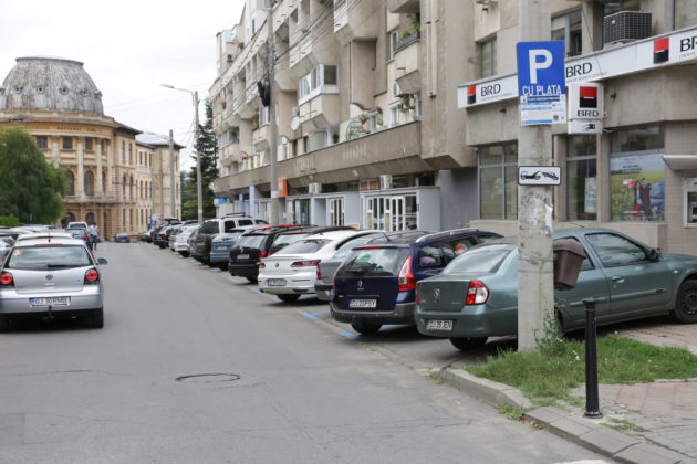 Parcările cu plată de pe strada Mihail Viteazul