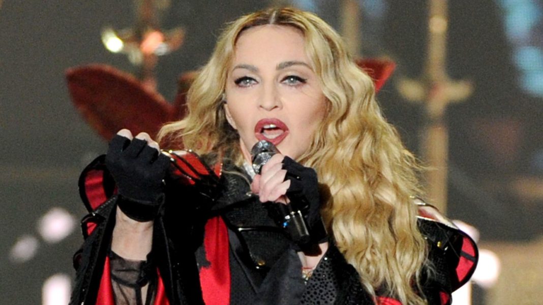 Madonna a fost victima lui Weinstein
