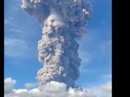 Vulanul, inactiv timp de câteva secole până în 2010, a erupt iar în Indonzia.