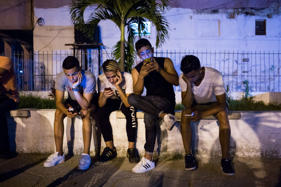 Cuba extinde accesul la Internet