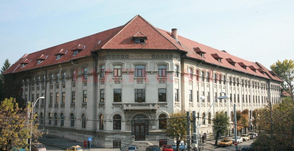Peste jumătate dintre elevii din Dolj au promovat simularea Bacalaureatului