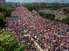 Sute de mii de persoane au protestat în Puerto Rico