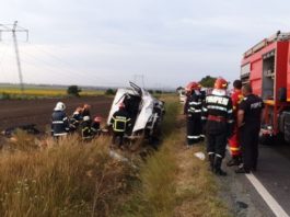 Trei persoane au murit şi patru au fost rănite într-un teribil accident