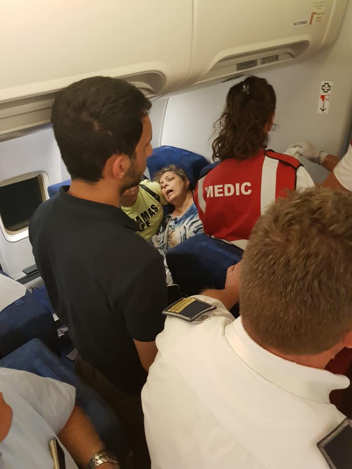 Bătaie într-un avion pe aeroportul Otopeni