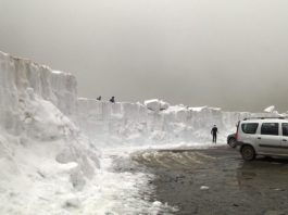 Zăpadă de peste 3 metri la Bâlea Lac (Foto: Facebook - Meteoplus)