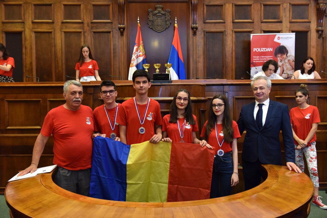 Mai mulţi elevi de la Buzeşti, premiaţi în Belgrad