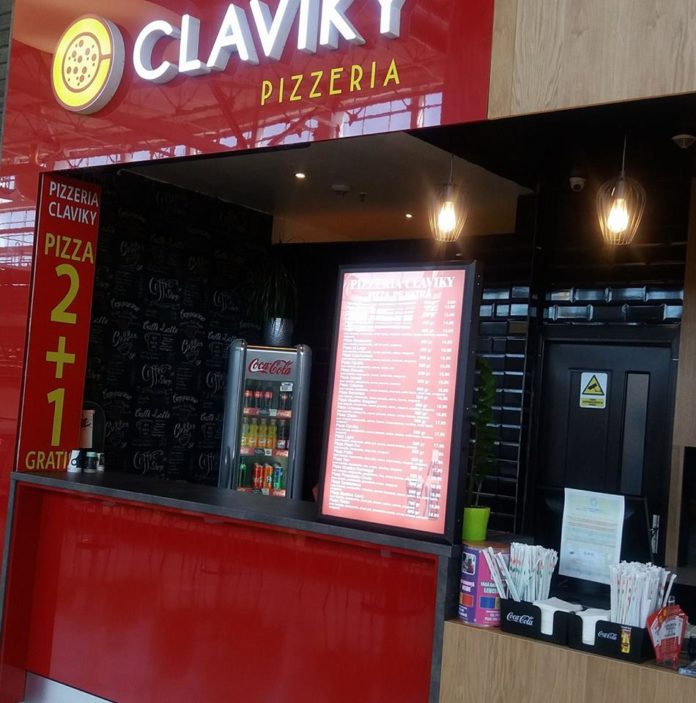 Claviky Reprezentanta societăţii comerciale spune că, deşi a prezentat autorizaţia de funcţionare, după trei luni, s-a trezit cu o amendă de la Poliţia Locală