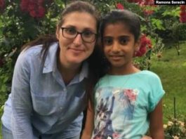 Sorina, fetiţa înfiată de o familie de români din SUA, a primit paşaportul