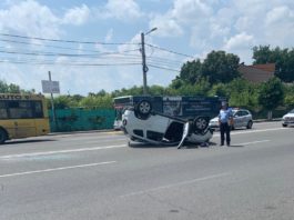 S-a răsturnat cu maşina pe strada Caracal din Craiova