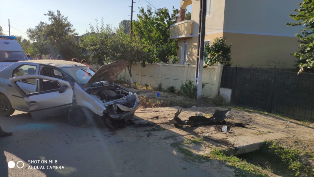 Trei persoane implicate într-un accident rutier la Crușeț