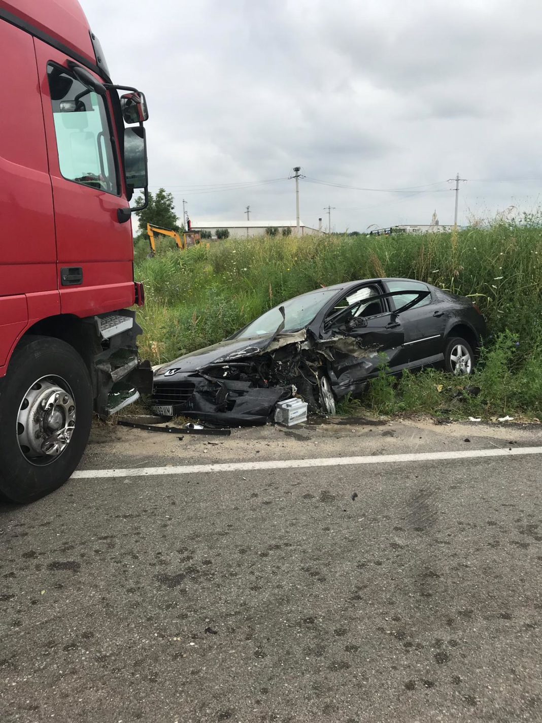 Accident rutier pe DN 56 A. Două persoane, rănite