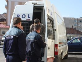 Procurorii doljeni au cerut şi obţinut din nou prelungirea mandatului de arestare emis pe numele craioveanului de 56 de ani