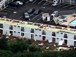 Furtuna a rupt acoperișul hotelului Cape Sands Inn din Yarmouth