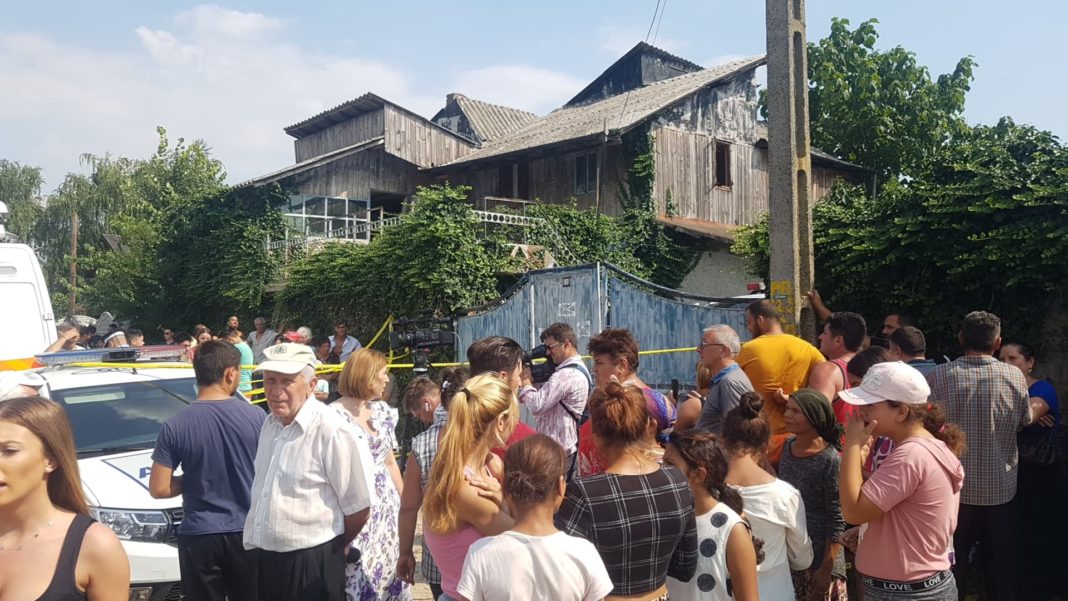 Anchetatorii spun că au ridicat mai multe probe din locuinţa lui Gheorghe Dincă.
