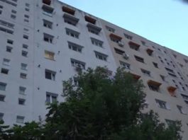 Un copil de 2 ani a murit după ce a căzut de la etajul 9