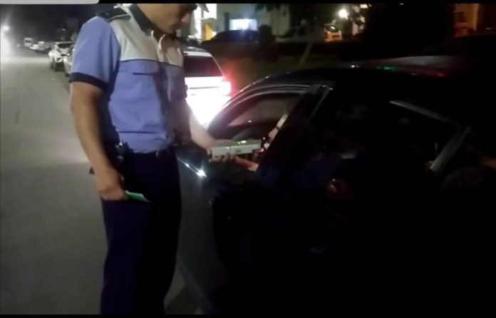 foto actiune droguri În urma acţiunii de vineri noaptea, oamenii legii au aplicat 55 de sancţiuni şi au întocmit opt dosare penale.