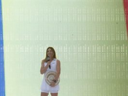 Trofeul de la Wimbledon, prezentat de Simona Halep