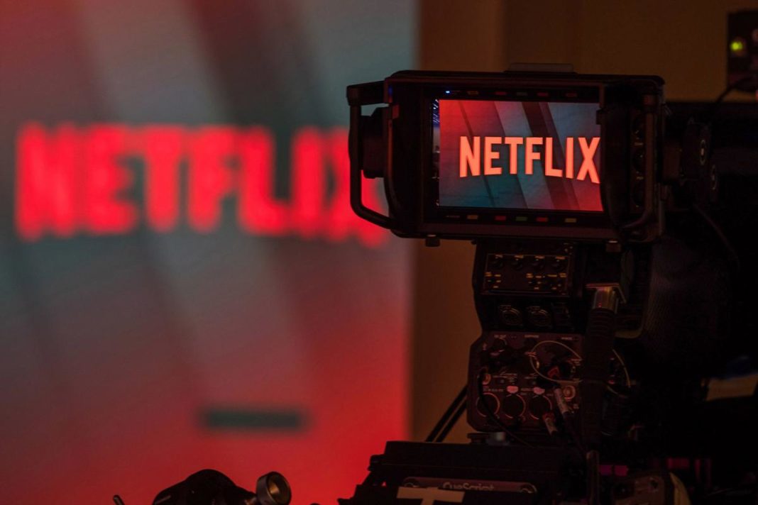 Netflix promite să reducă scenele care înfăţişează fumători în producţiile sale originale Netflix promite să reducă scenele care înfăţişează fumători în producţiile sale originale