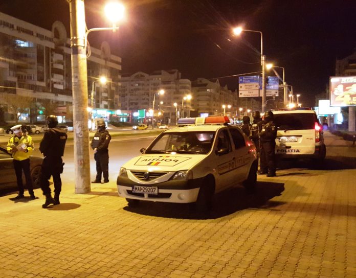 filtru politie Procurorii doljeni a reţinut că minorul de 17 ani a condus fără permis și a lovit cu mașina o poliţistă care încerca să-l oprească