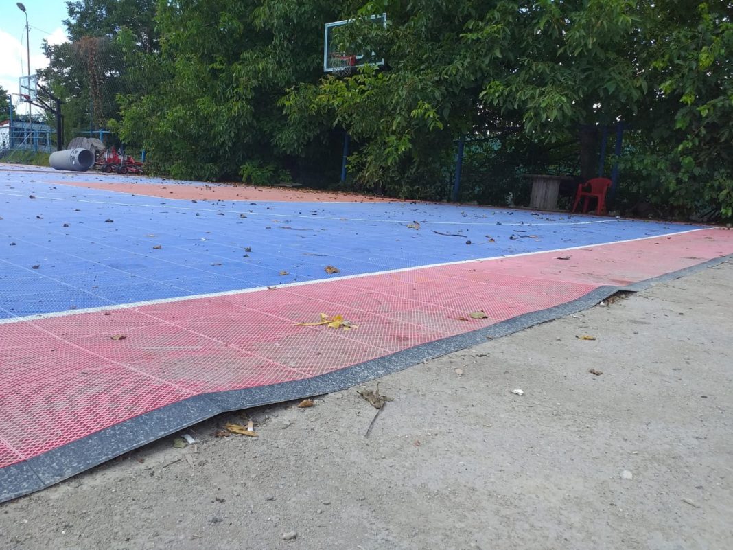 Terenurile de baschet au fost realizate cu bani de la guvern