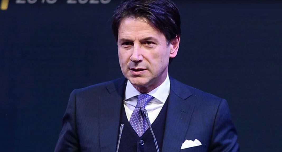 Giuseppe Conte, premierul italian va demisiona marți