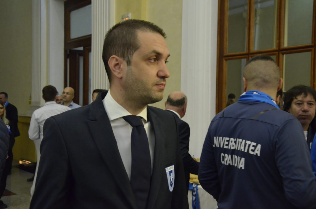Ovidiu Costeşin şi ceilalţi oficiali ai Ştiinţei speră ca UEFA să aplice sancţiunea după meciul cu AEK Atena (Foto: Alex Vîrtosu)