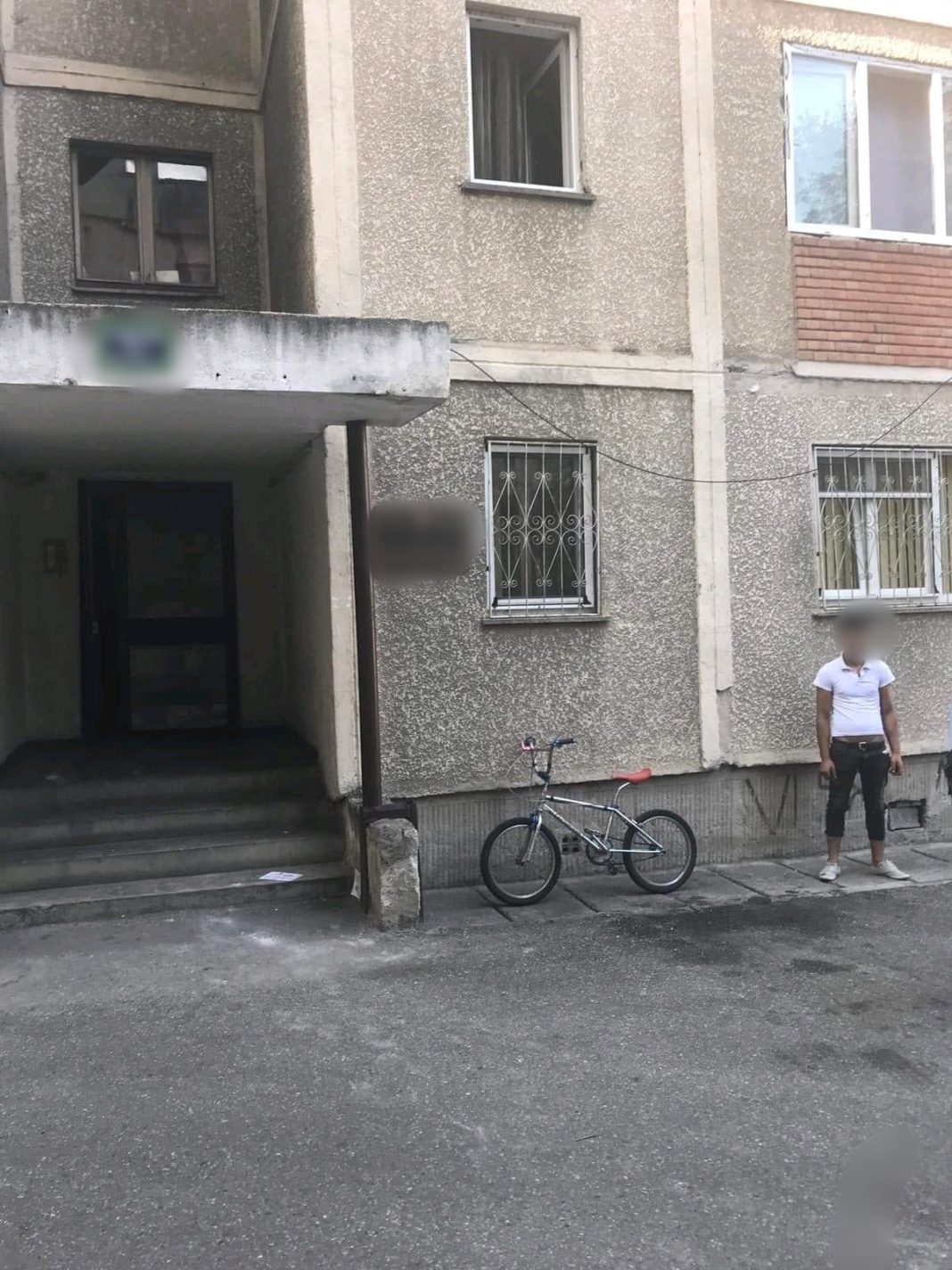 Un polițist aflat în timpul liber a prins un hoț de biciclete