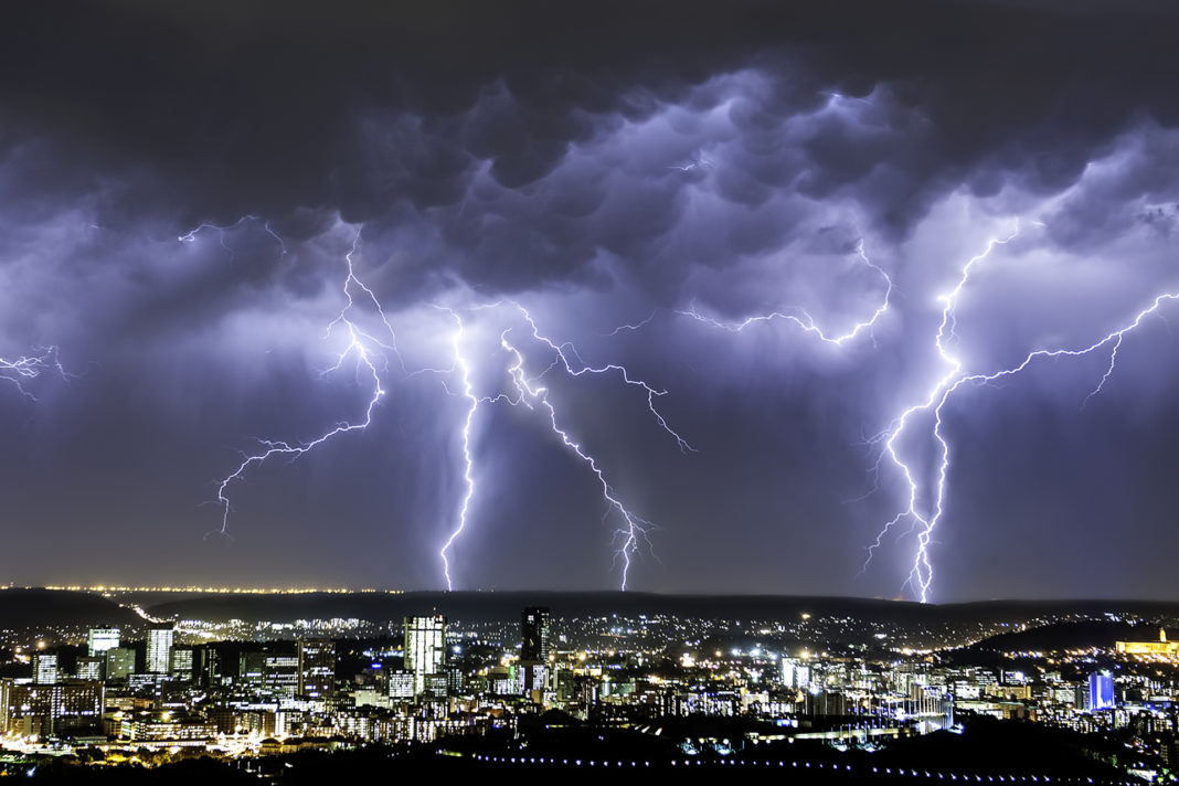 Alertă meteo de vijelii, grindină și ploi abundente. Avertizarea este pentru două zile.