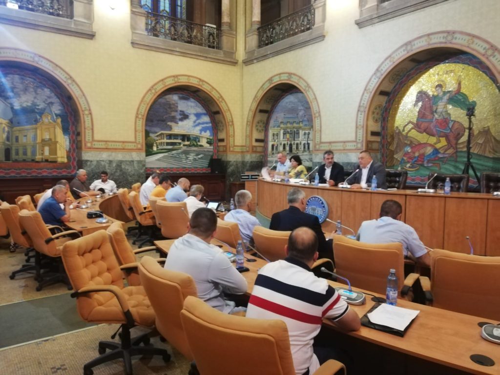 La şedinţa extraordinară de ieri a Consiliului Local Craiova au fost prezenţi doar 15 consilieri locali